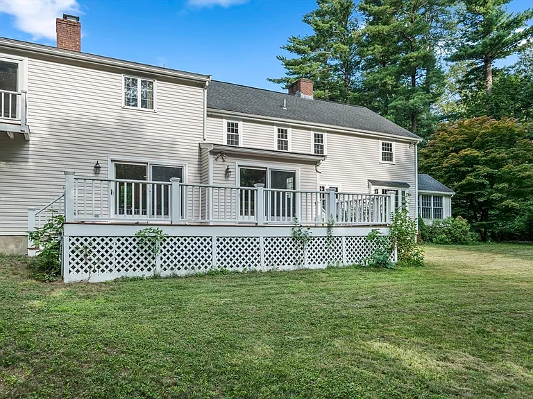 131 Montvale Rd — Photo 37