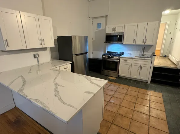 748 S 9th St #1, Philadelphia, PA 19147