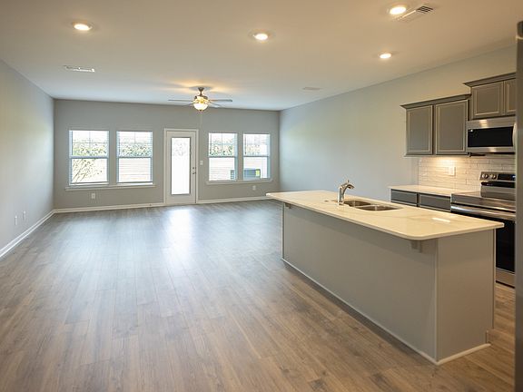 3rd image of 5732 Cloverwood Dr #L-104
