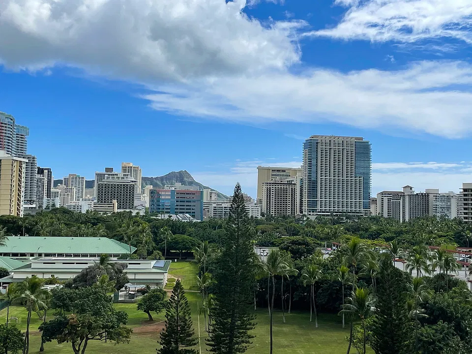 1910 Ala Moana Blvd #10B