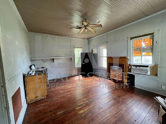 2nd image of 314 W Cotton St #A