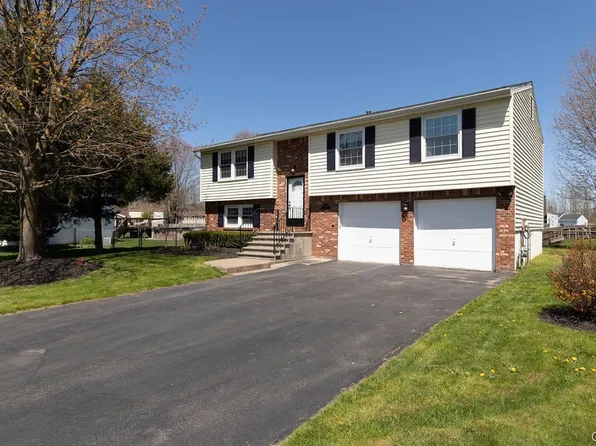 8088 Crockett Dr, Cicero, NY 13039