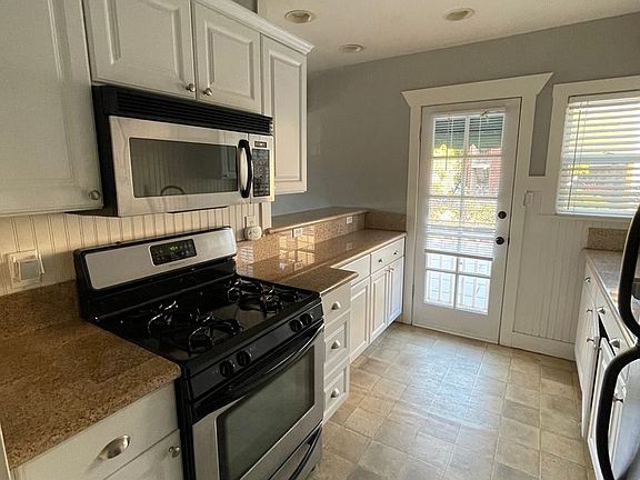 4th image of 215 D Avenue 1000 St #A-k-1