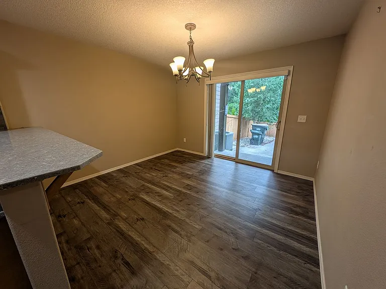 7302 Hayworth Ave NE — Photo 11