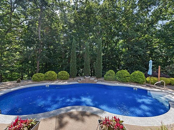 2nd image of 317 Highland Meadows Ct