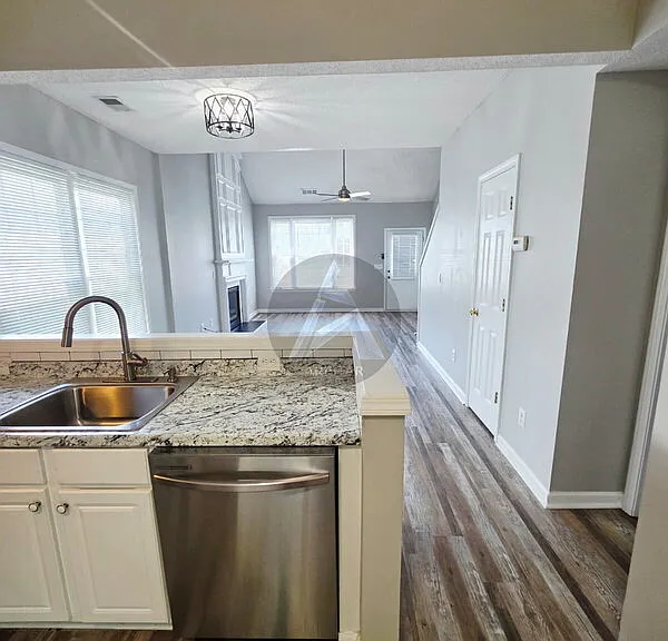 1691 Woodsford Rd NW — Photo 19