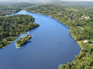 1654 Wenonah Trl, Mohegan Lake, NY 10547