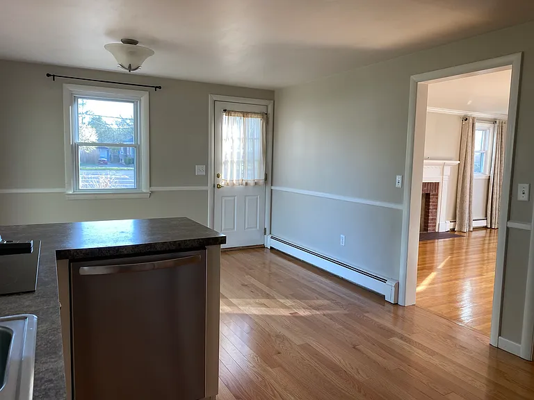 236 Spooner Ave — Photo 3