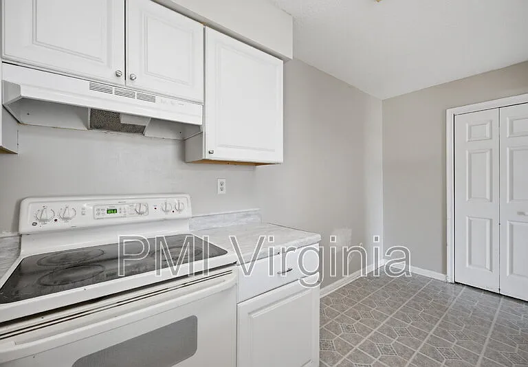724 Harbor Springs Trl — Photo 8