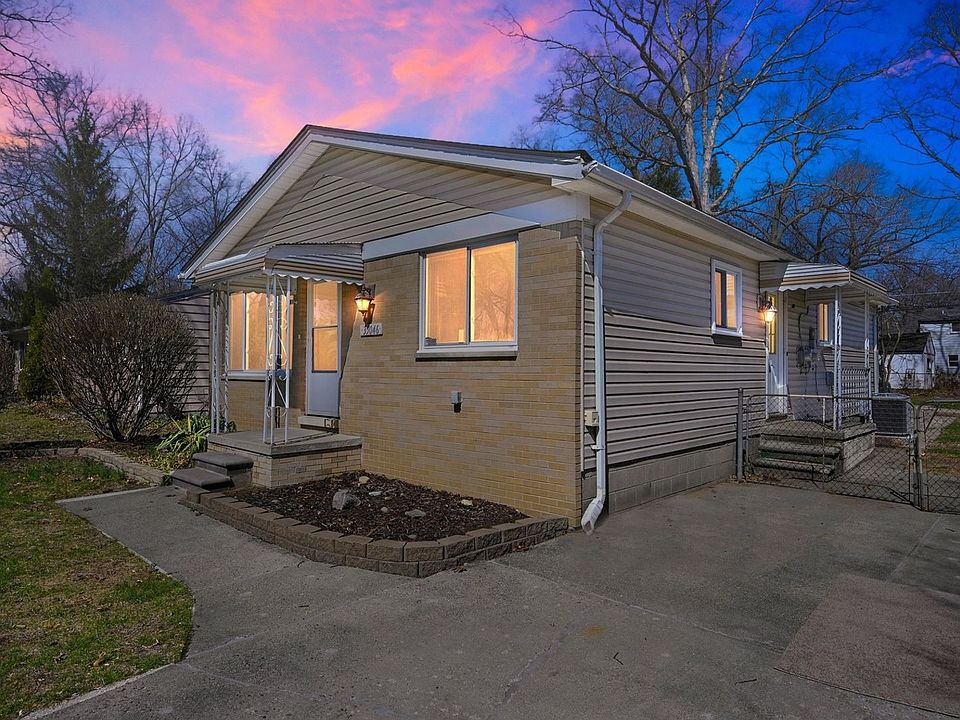 1st image of 35046 Rosslyn St