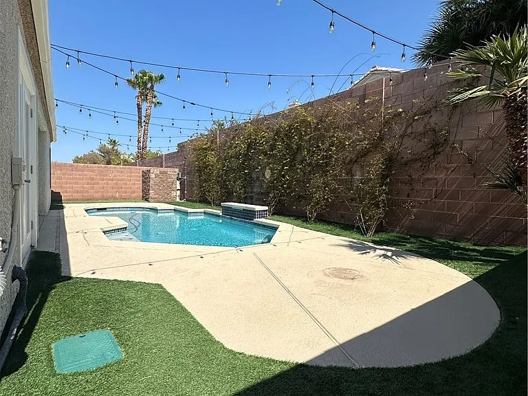 1515 Emerald Peak Ave — Photo 25