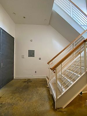 4th image of 752 Lexington Ave #1C