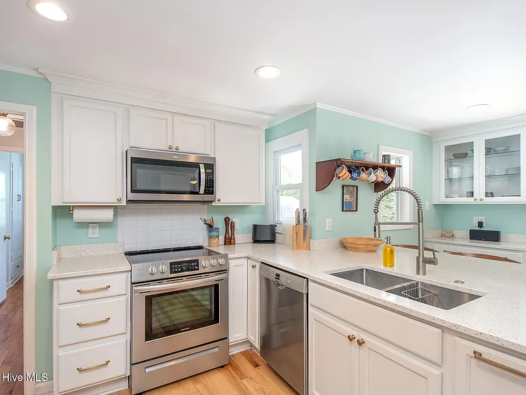 1534 Ann St — Photo 10