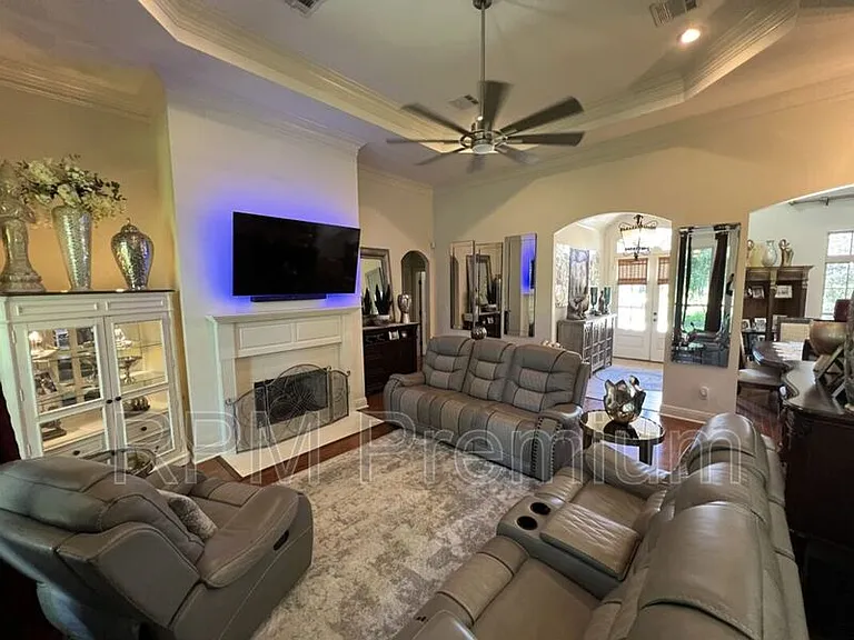 2913 Country Lakes Ave — Photo 10
