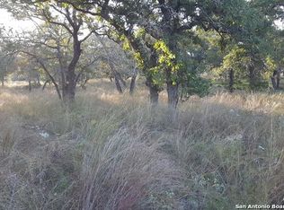 122 Turalura Ln, Floresville, TX 78114