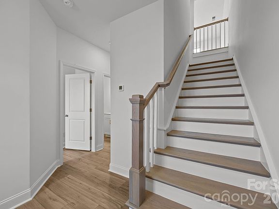 2nd image of 3212 Drift St