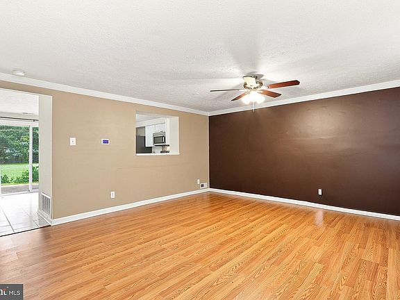 2nd image of 21 Waterview Ct
