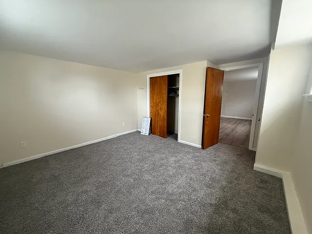 266 Woodside Ave — Photo 2