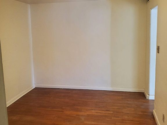 3rd image of 523 N Alameda Blvd Unit B