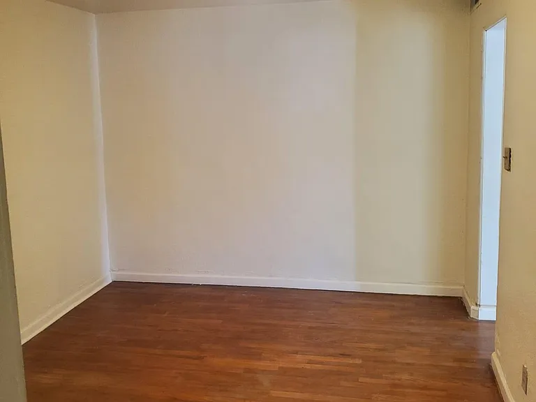 523 N Alameda Blvd #B — Photo 3