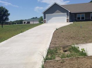 4713 NW Fielding Rd, Topeka, KS 66618