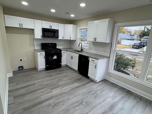 4th image of 11 Buxmont Ln