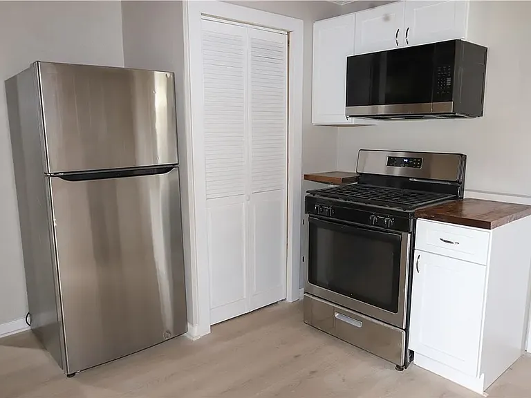 305 Chestnut St — Photo 10