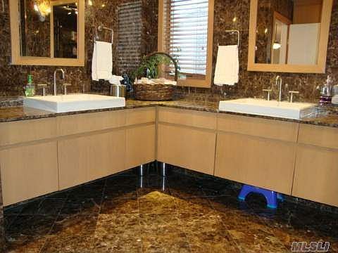 4th image of 2958 Lee Pl