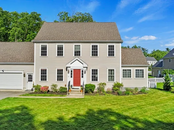 70 Wampum St, Weymouth, MA 02190