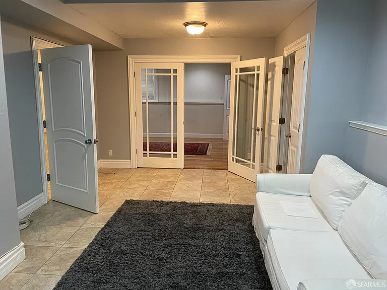 2836 Franklin St — Photo 5