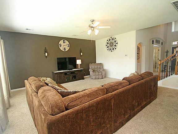 4th image of 26120 Queens Glen Dr
