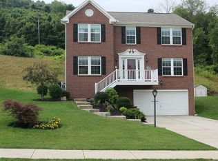 118 Bradford Square Dr, Trafford, PA 15085