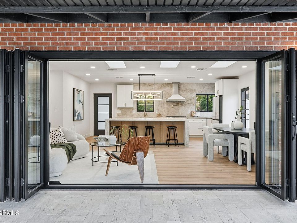 1st image of 717 W VIRGINIA Avenue
