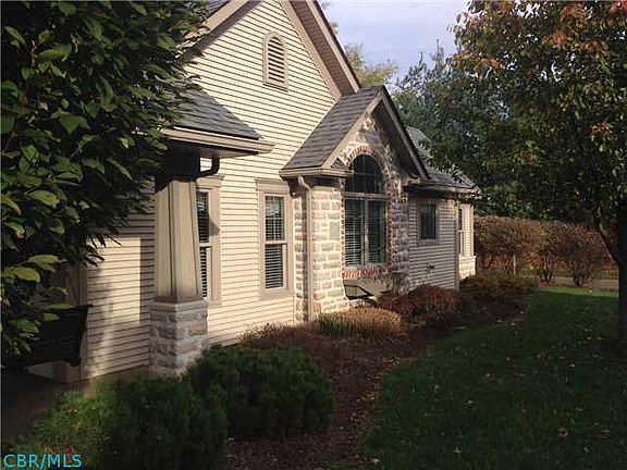 2nd image of 454 Cottage Grv E