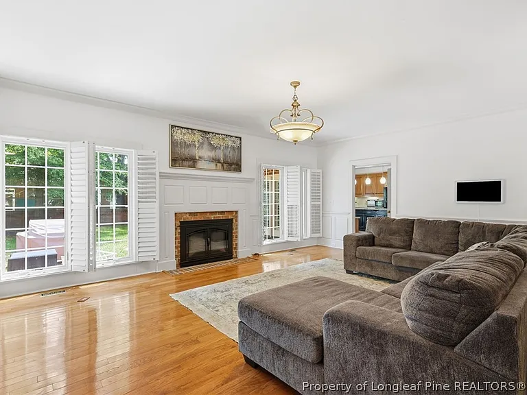 3525 Prestwick Dr — Photo 17