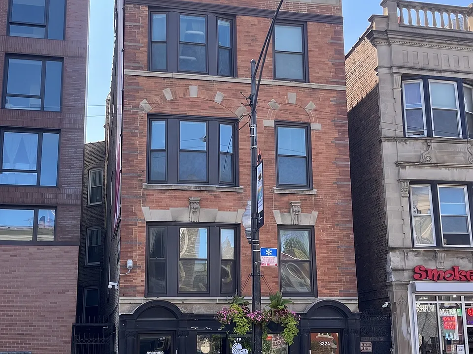 3324 N Clark St #3R