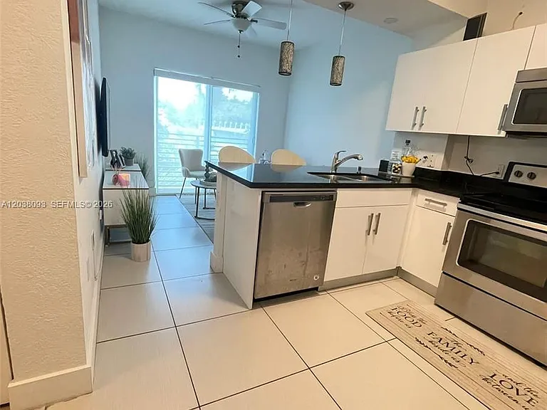 106 SE 9th Ct #201 — Photo 7