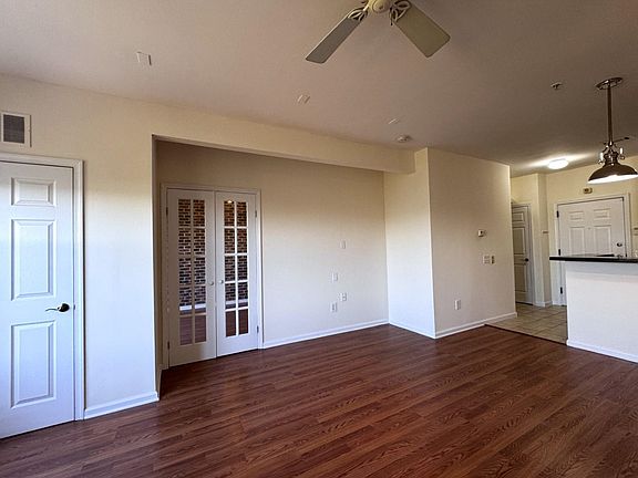 4th image of 15 Warren St APT 319