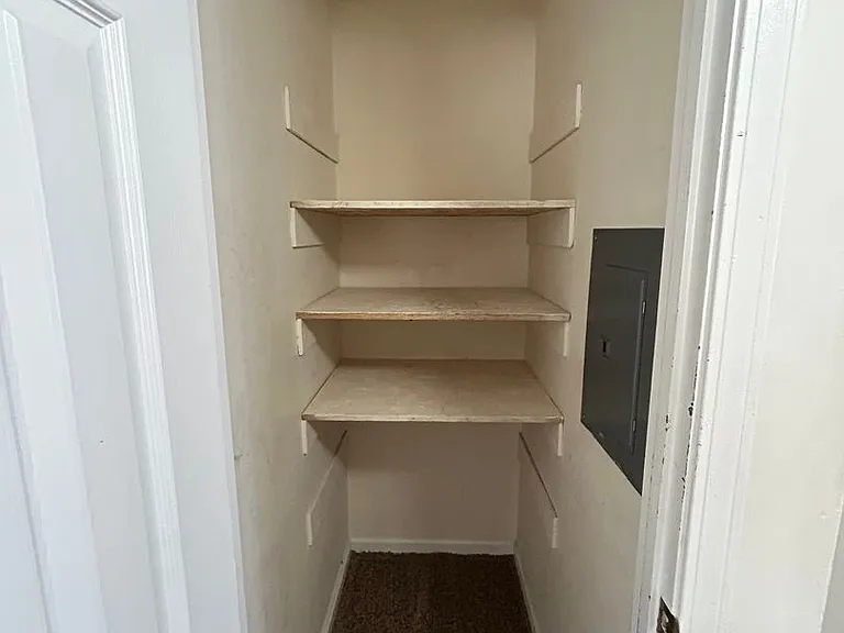 280 Apple Tree Ct #8 — Photo 6