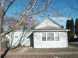 805 S 3rd St, Oregon, IL 61061