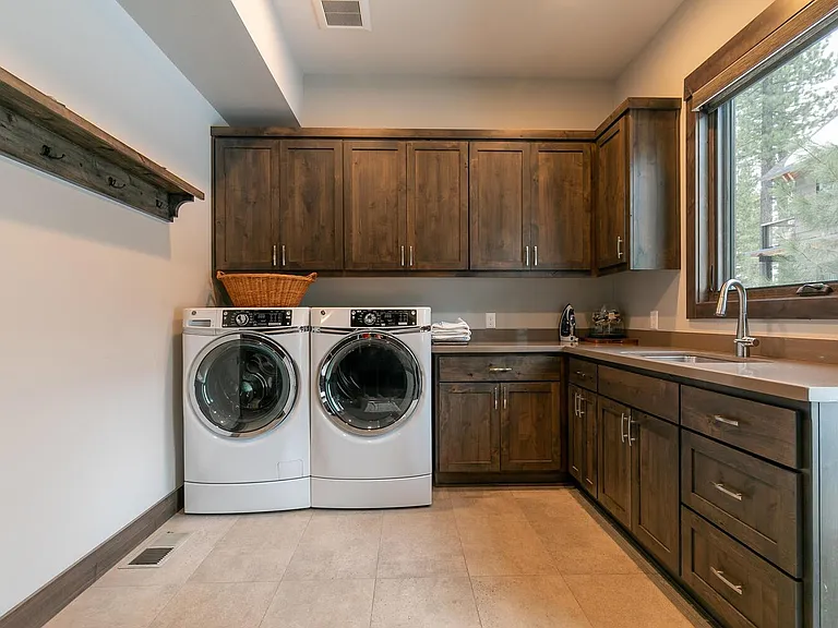 9265 Heartwood Dr — Photo 61