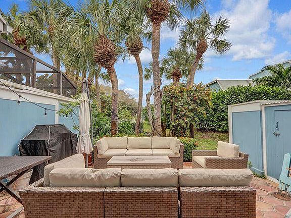 4th image of 726 Ocean Dunes Circle