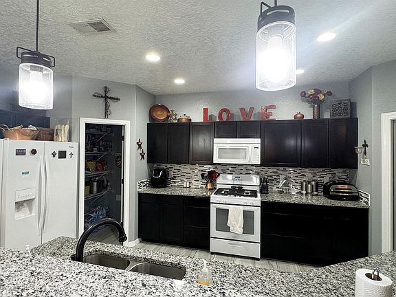 3rd image of 1219 W Avenue P