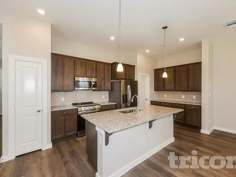 3019 Jasper Trl — Photo 5