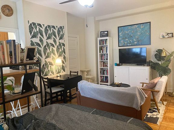 4th image of 2700 Connecticut Ave NW #204