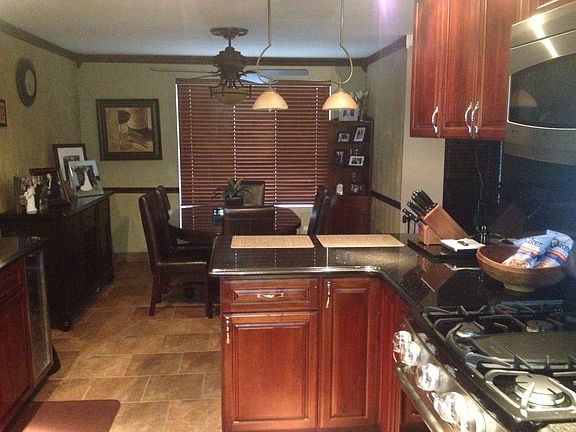 2nd image of 41 Wellington Ct APT 1B