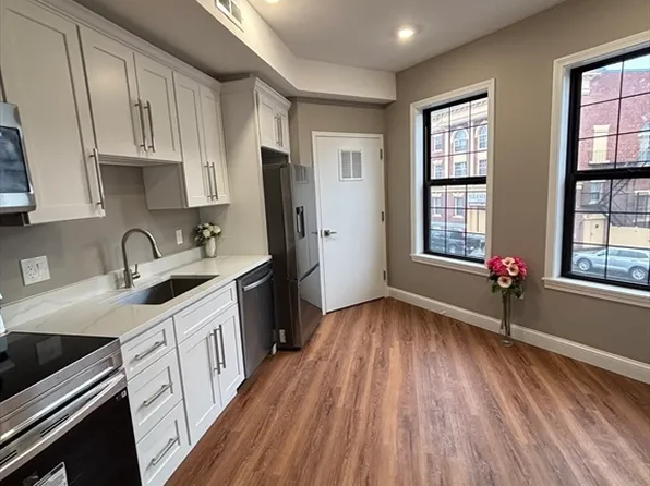 13 Nahant St #2D, Lynn, MA 01902