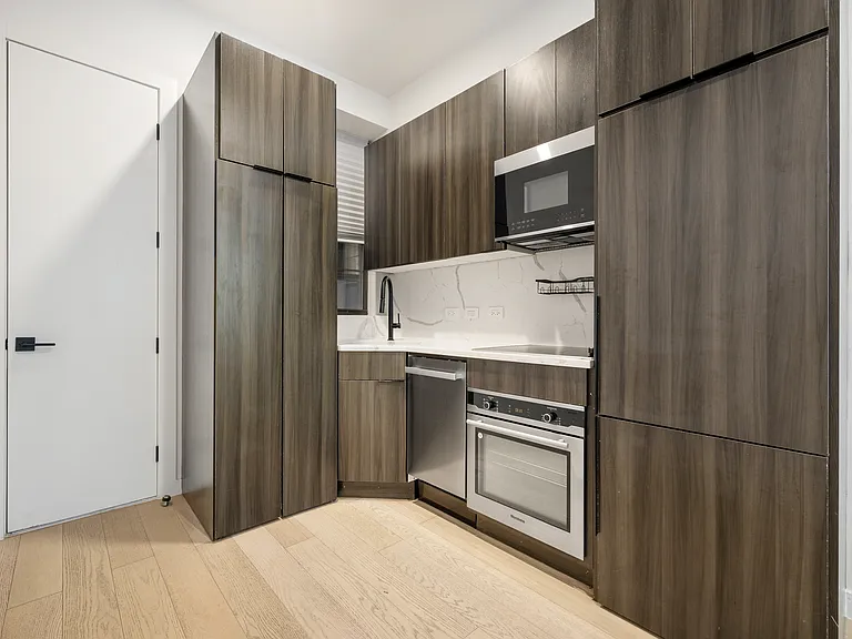 161 E 89th St #1D — Photo 1