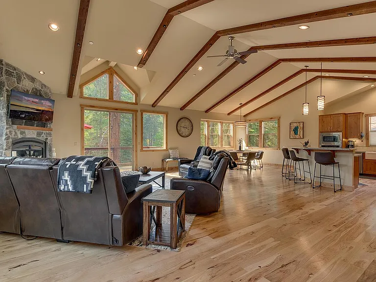 4435 Snow Flower Rd — Photo 3