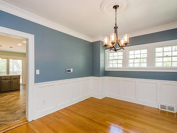 3rd image of 551 Knollwood Dr SE